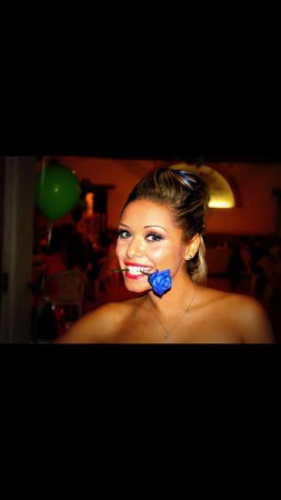 Con la rosa blu in bocca 